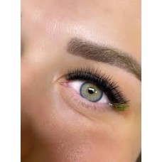 Дизайн цветными ресничками